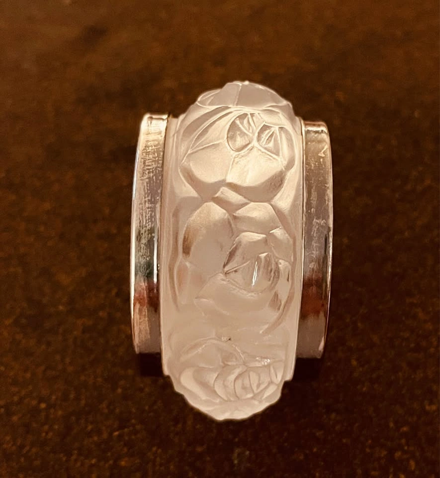 7 Vintage William Adams Frosted Rose Crystal Napkin Rings - photo 3