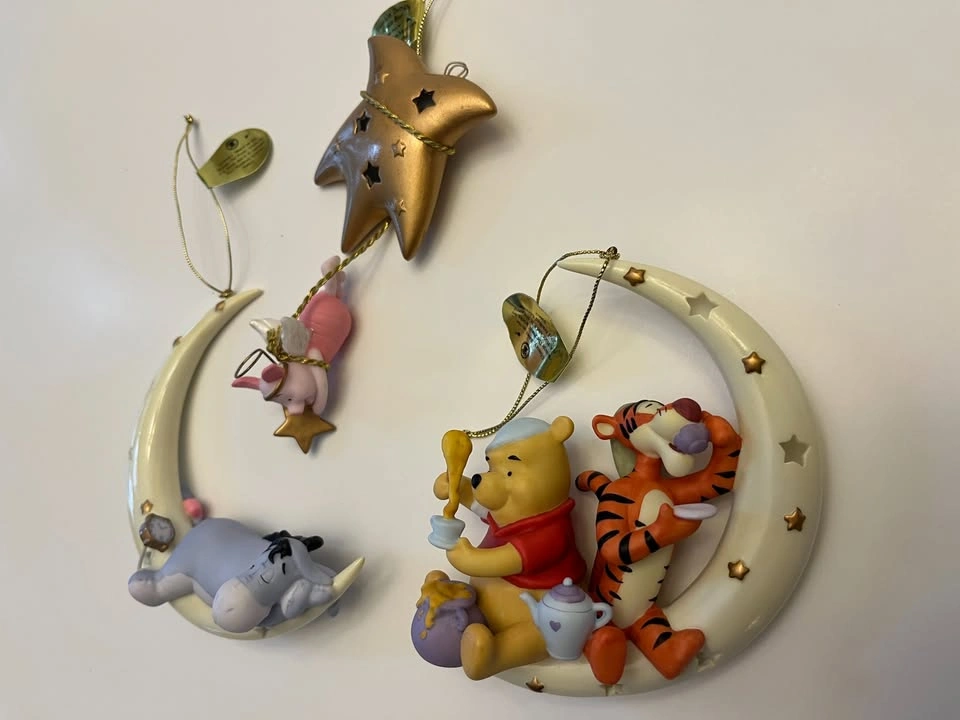 Set 2 - Bradford Editions Pooh’s Slumbertime Adventures Ornament - photo 2