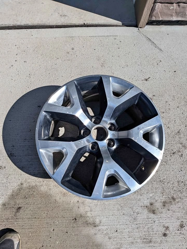 OEM 17" Mopar Alloy Rim - Fits Jeep Cherokee 2014-2018