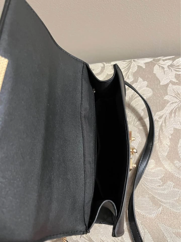 Black Purse, 8.5” long x 6.5” tall - photo 5
