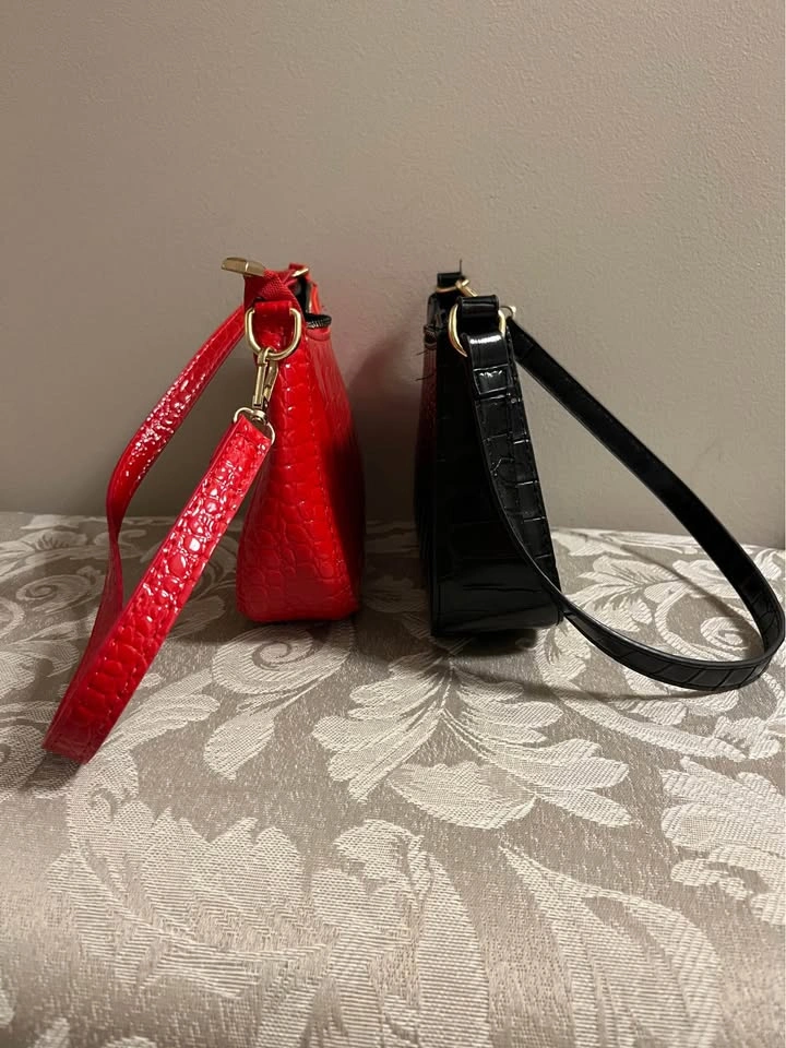 Black & Red Shoulder Purse - photo 2