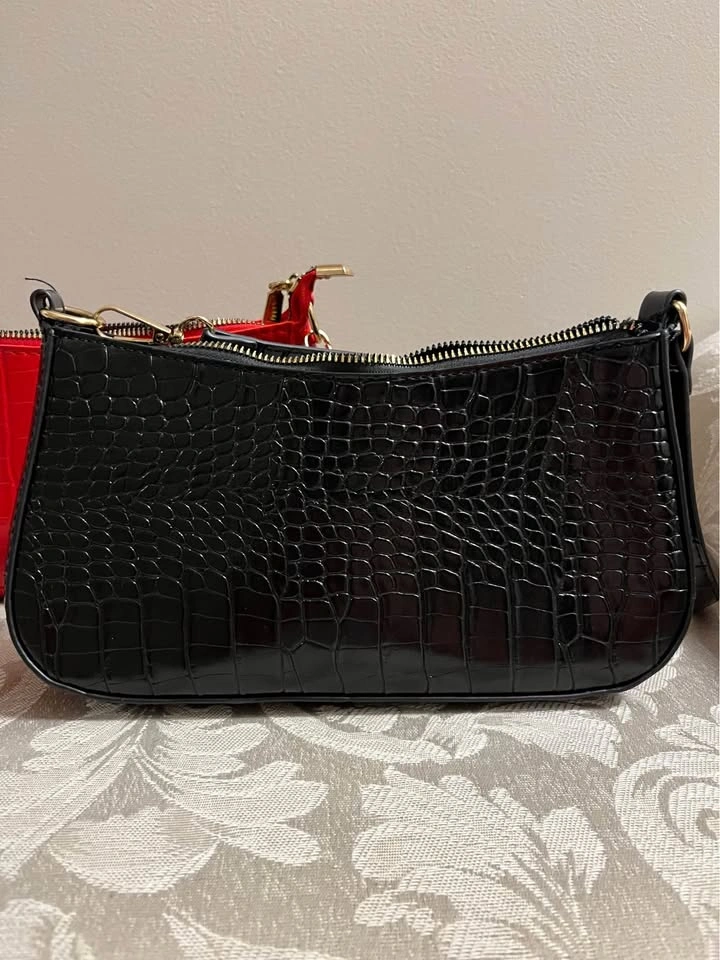 Black & Red Shoulder Purse - photo 4