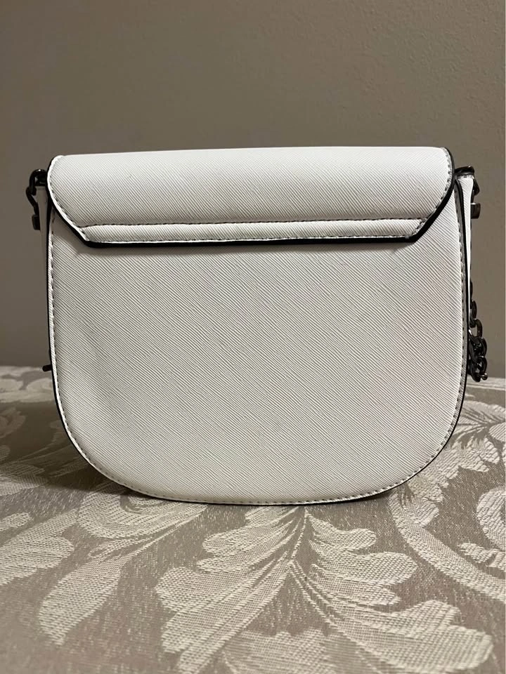 Ladies White Purse/Crossbody, 7.5” long x 7” tall - photo 3