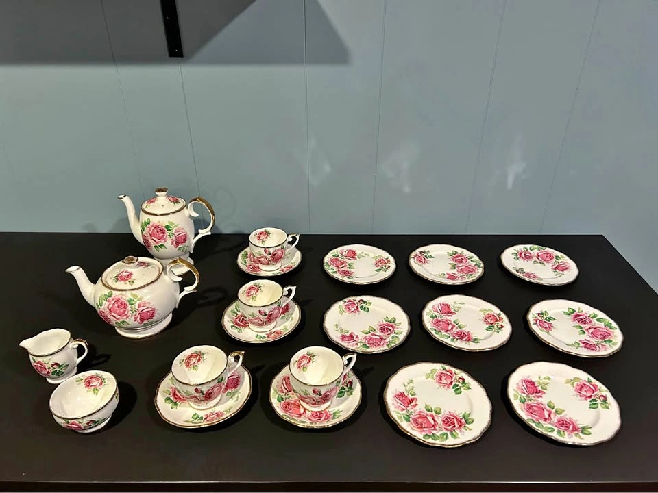 Queen Anne Fine China Tea Set- Lady Margaret
