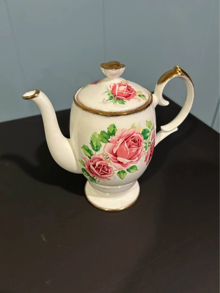 Queen Anne Fine China Tea Set- Lady Margaret - photo 3
