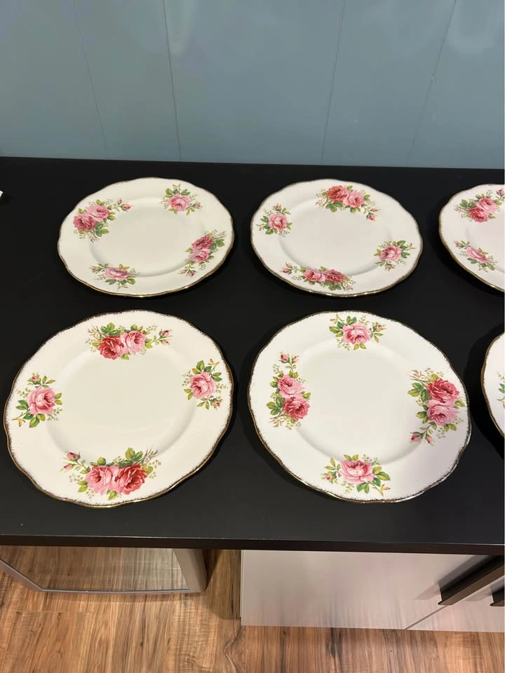Royal Albert American Beauty set of 8 Dinner Plates - photo 2