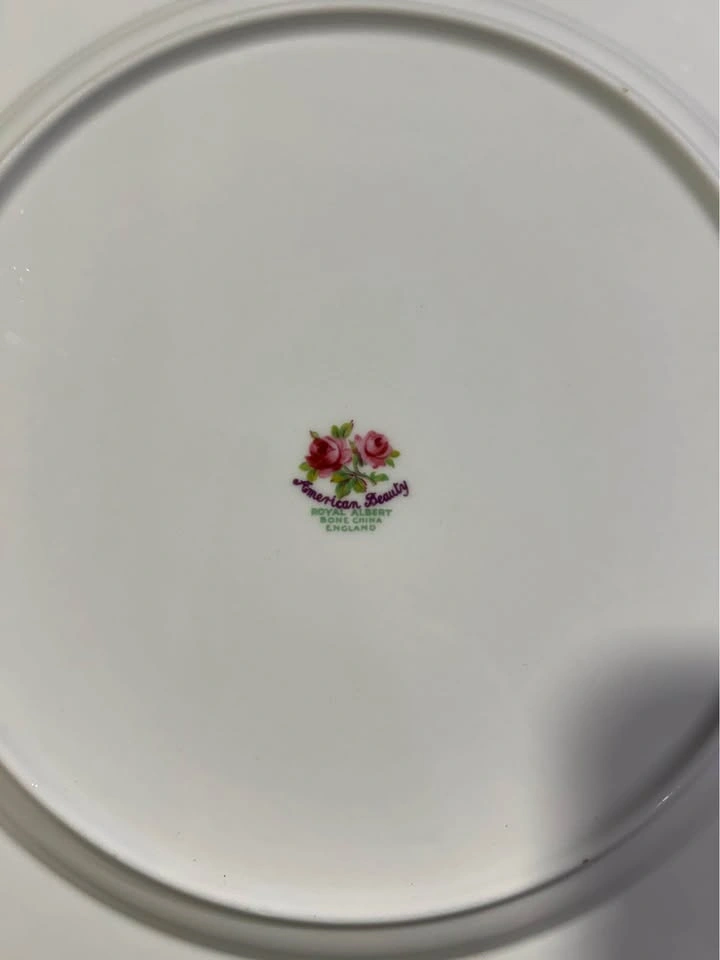 Royal Albert American Beauty set of 8 Dinner Plates - photo 4