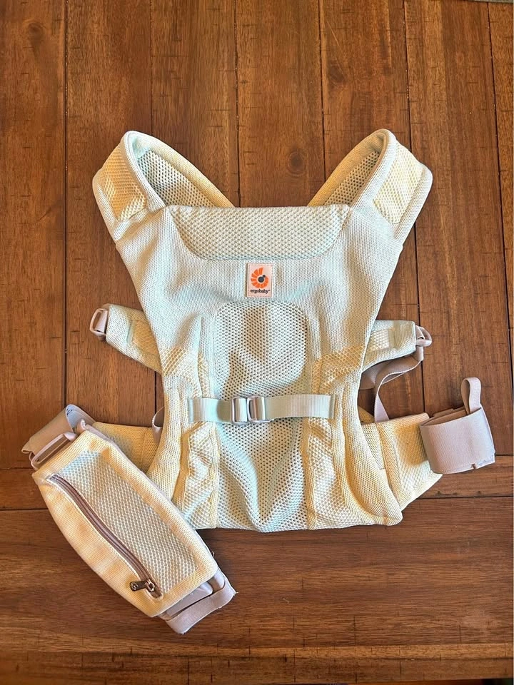 Ergobaby Aerloom Baby Carrier- excellent condition- Sunburst