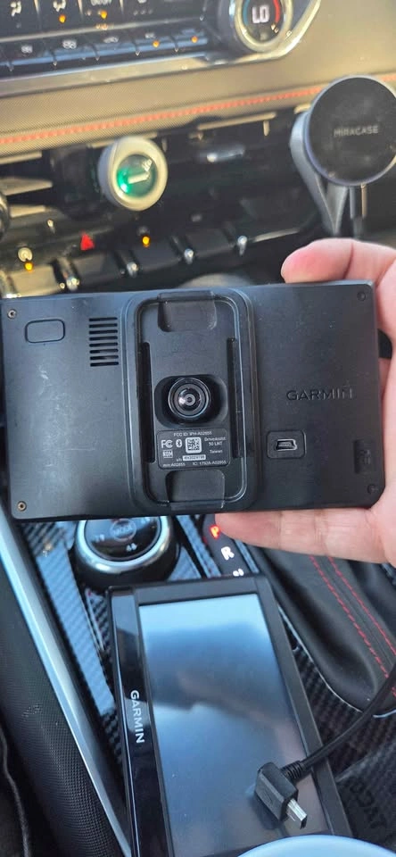 Garmin DriveAssist 50 LMT GPS Navigator - photo 4