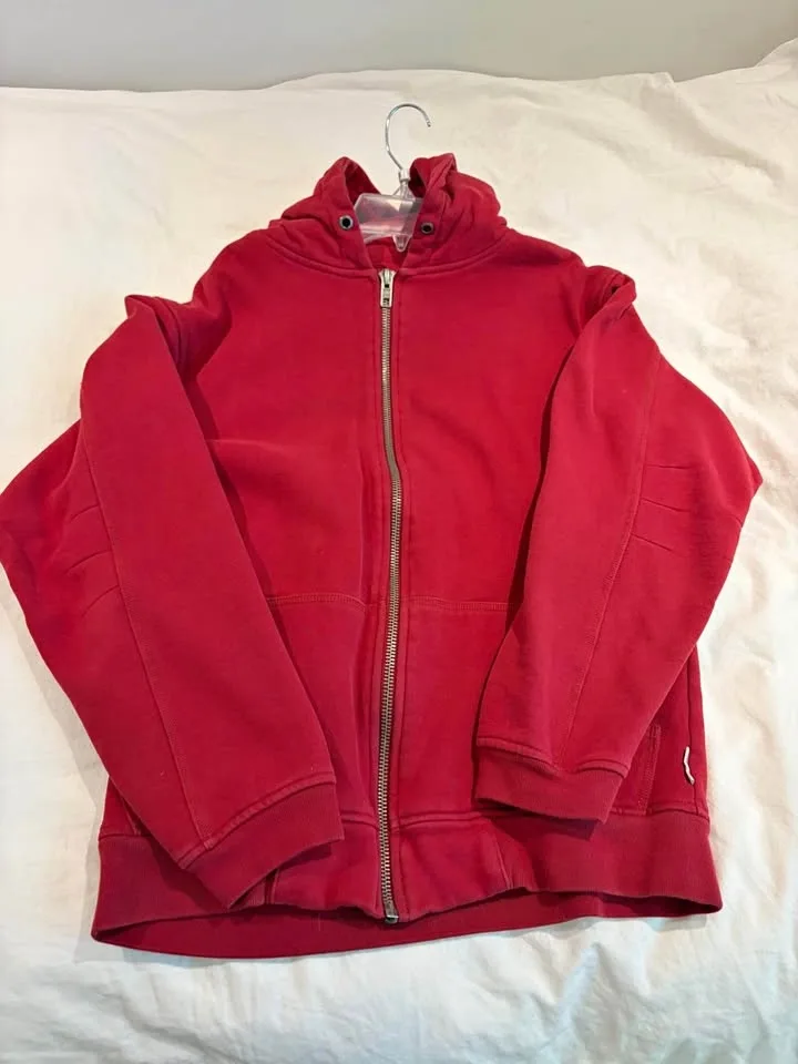 WindRiver red zip up - M