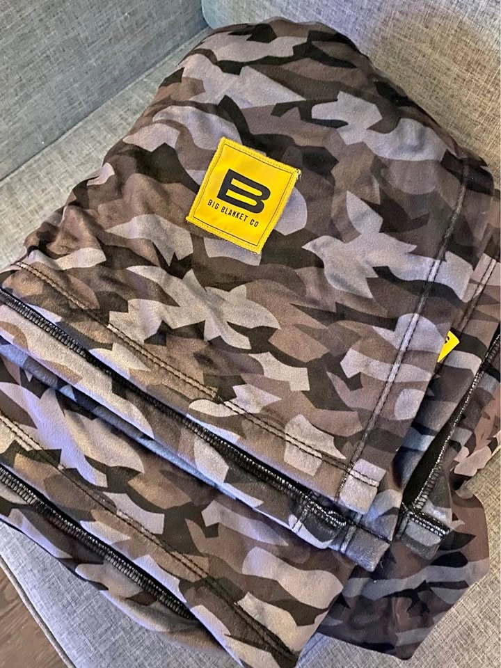 BIG BLANKET CO camo blanket