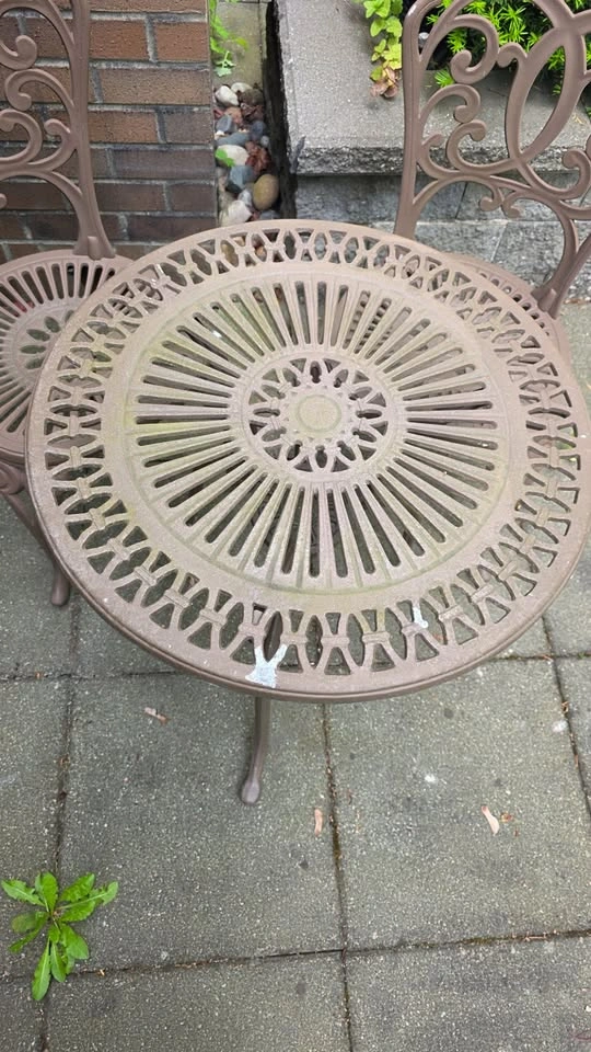 Bronze Metal Patio Bistro Set – Butterfly Design - photo 3