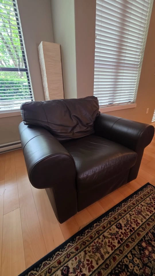 IKEA Genuine Leather Armchair – Dark Brown – Excellent Condition - photo 3