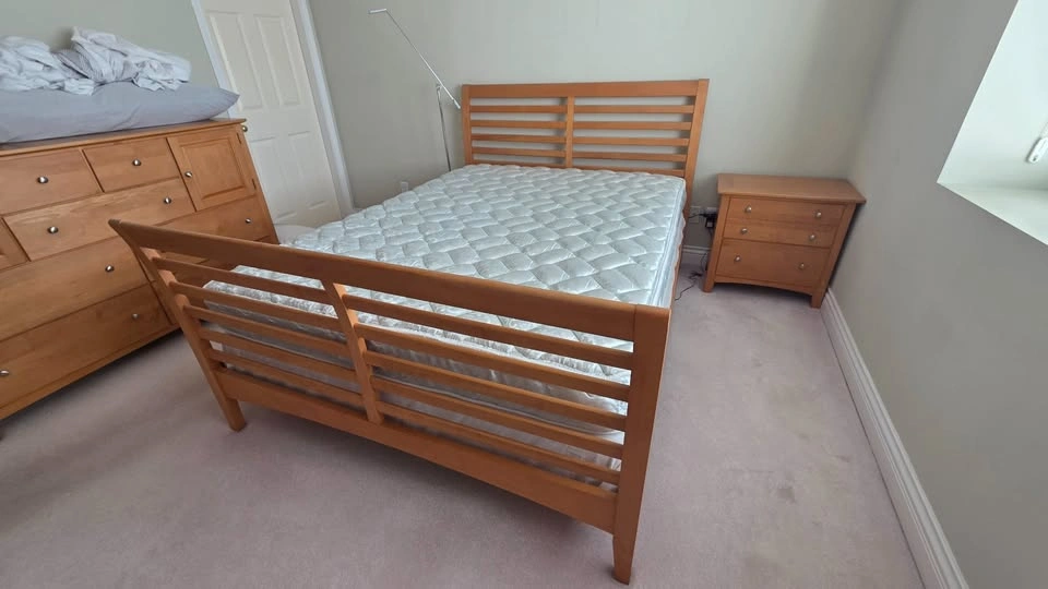 Natural Oak Bed Frame – Minimalist Slat Design - photo 2
