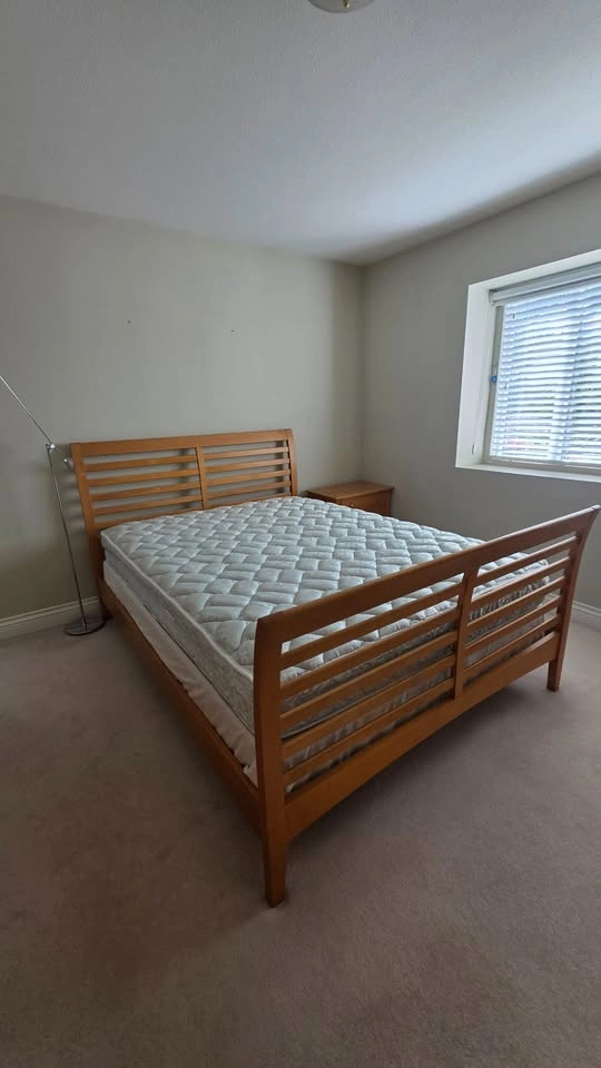 Natural Oak Bed Frame – Minimalist Slat Design - photo 3