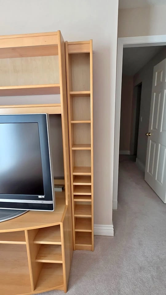 OAK (solid wood) Media Storage Shelf – Mint Condition