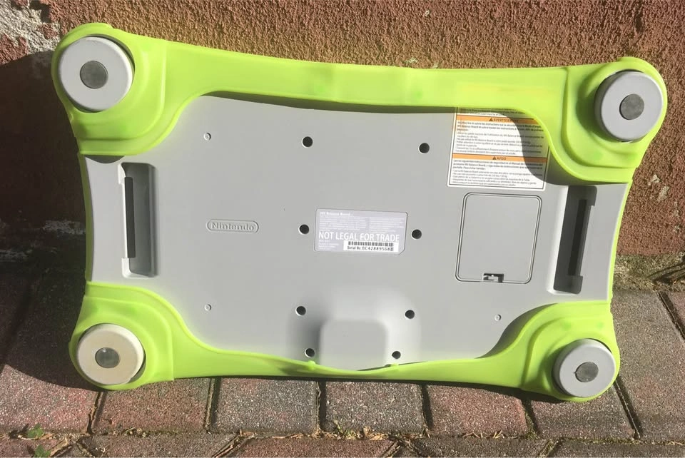 Wii Balance Board with green cover - photo 3