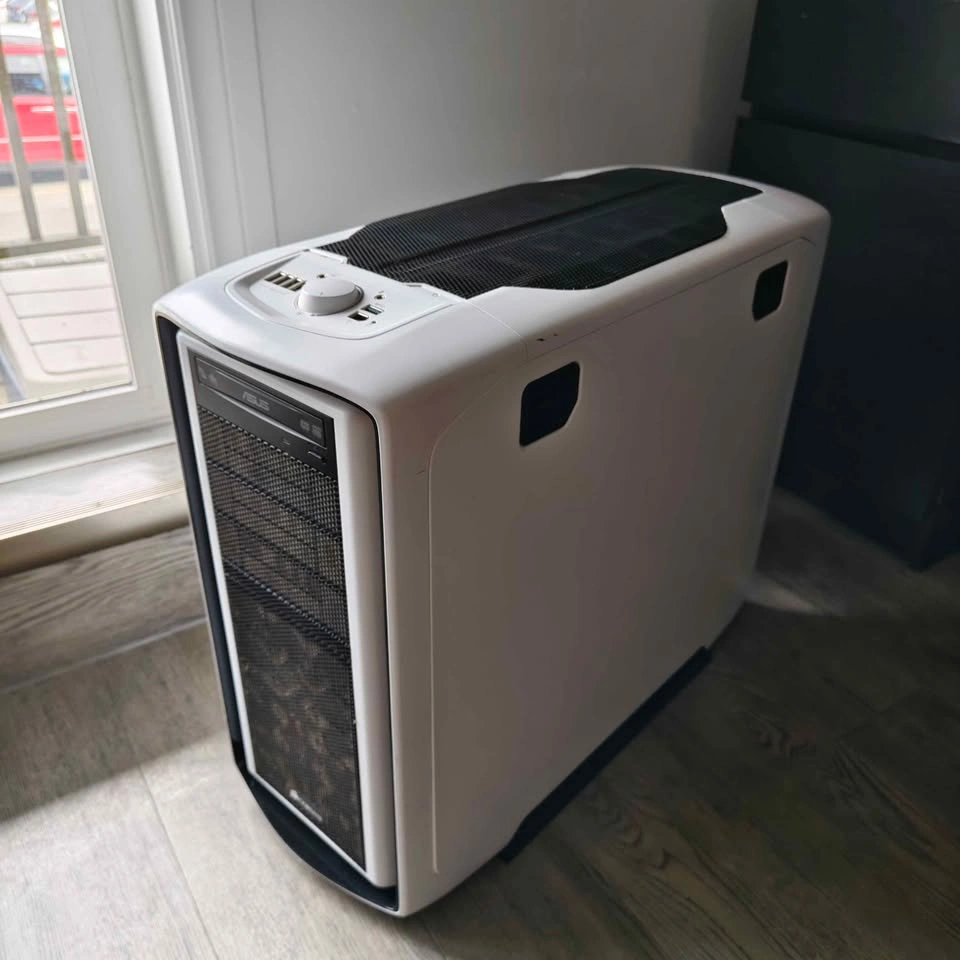 Corsair 600T Special Edition White Mid Tower PC Case - photo 3