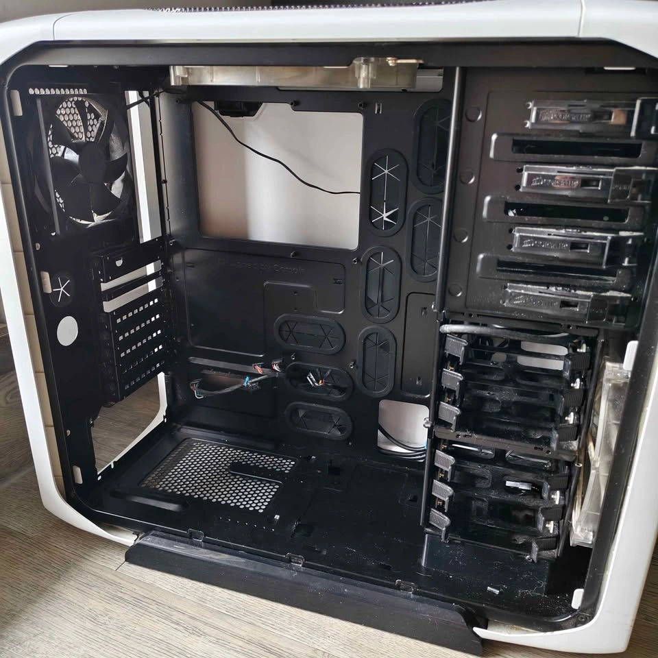 Corsair 600T Special Edition White Mid Tower PC Case - photo 5