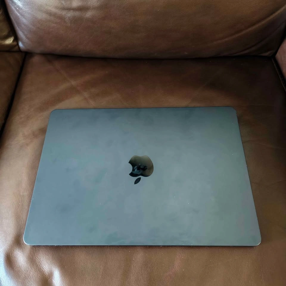 Apple MacBook Air M2 (2022) - Mint Condition - photo 2