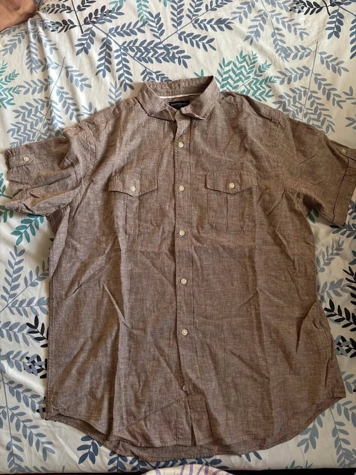 Banana Republic brown short sleeve button up shirt L