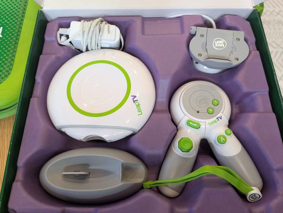Massive LeapFrog Bundle (Tv, 3 pads and games) - photo 2