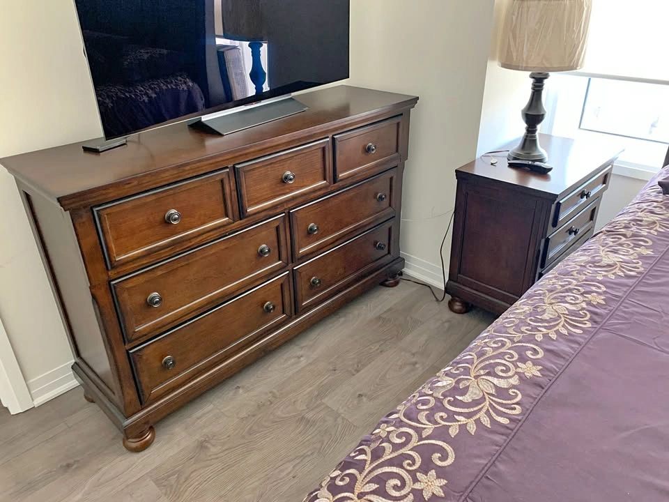 Queen size Bedroom Set for Sale