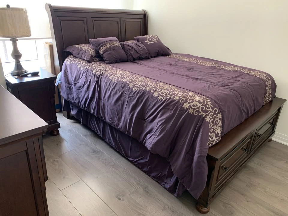 Queen size Bedroom Set for Sale - photo 2
