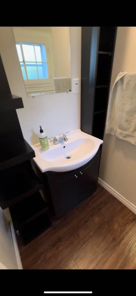 Bathroom vanity with sink and tap - photo 2