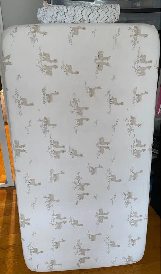 Oxford Baby Crib with Mattress and Bedding Accessories - photo 5