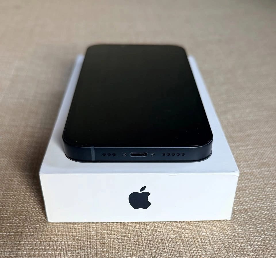 New, Unused, Mint 128GB Apple iPhone 14 - 100% Battery Health - photo 5