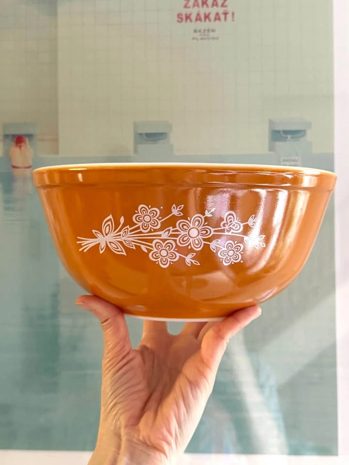 Vintage Pyrex Butterfly Gold Mixing Bowl Set - photo 3