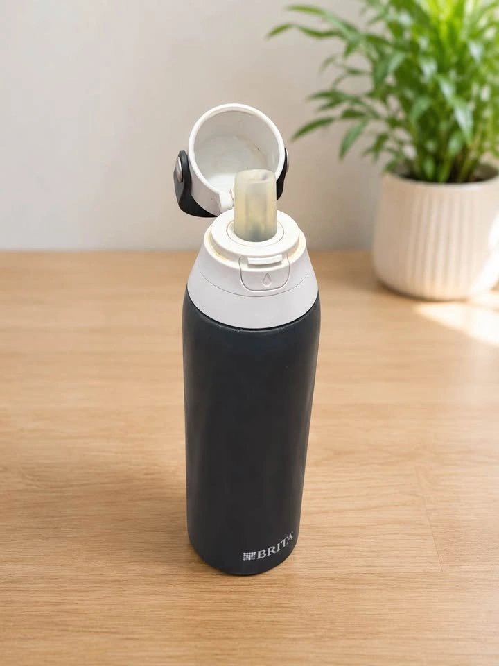 BRITA Premium Filtering Water Bottle – Good Condition - photo 2