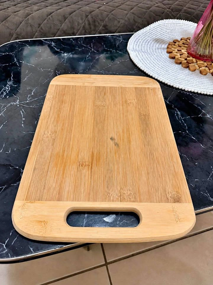 Bamboo Cutting Board with Handle – Lightweight & Durable