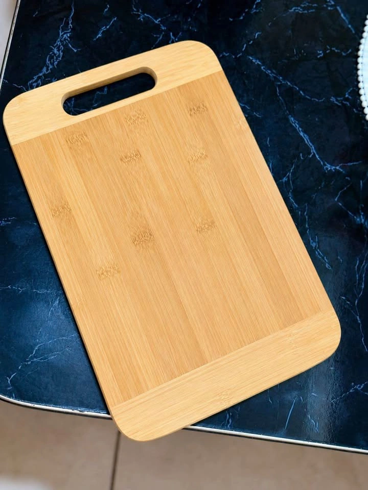 Bamboo Cutting Board with Handle – Lightweight & Durable - photo 2