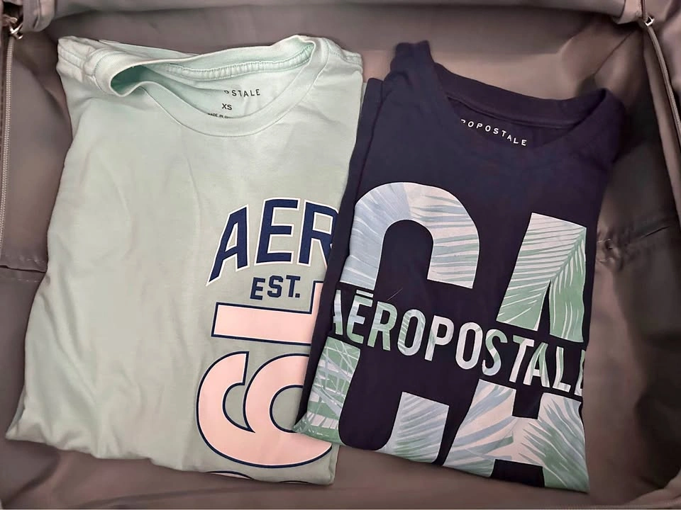 2 pack Aeropostale men’s t shirt size XS