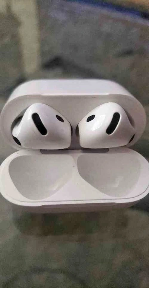 Air Pods w/o Accessories