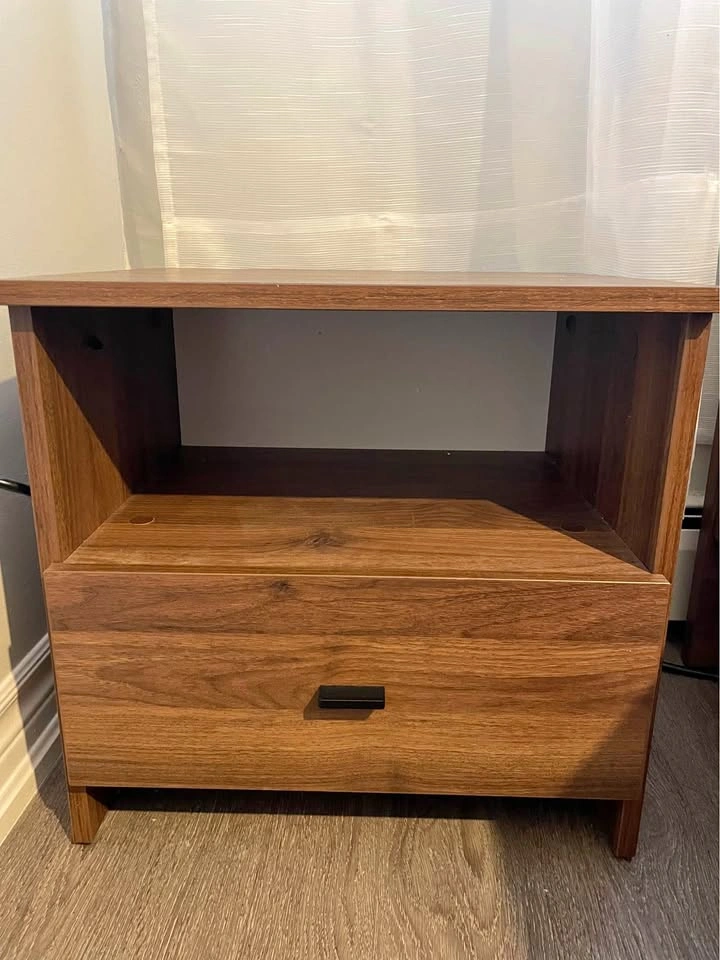 2 Nightstands