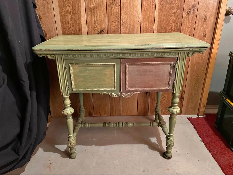 Vintage Sewing Machine in Cabinet