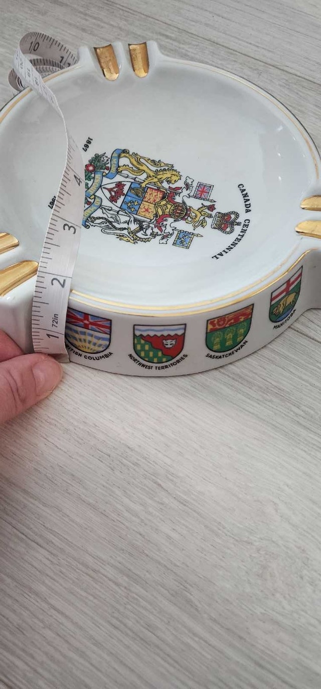 Canada Centennial 1967 Ashtray - photo 5