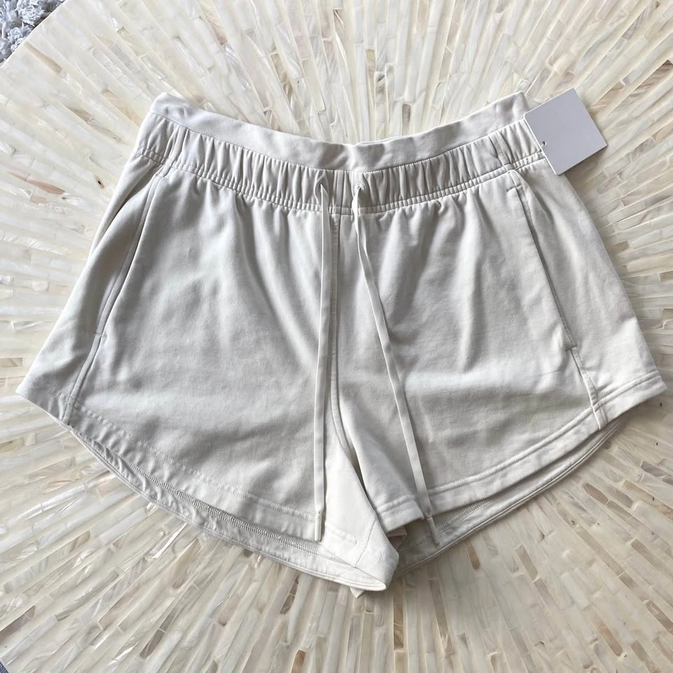 NWT Lululemon Inner Glow High Rise Short 3" - Bone, Size 8 - photo 3