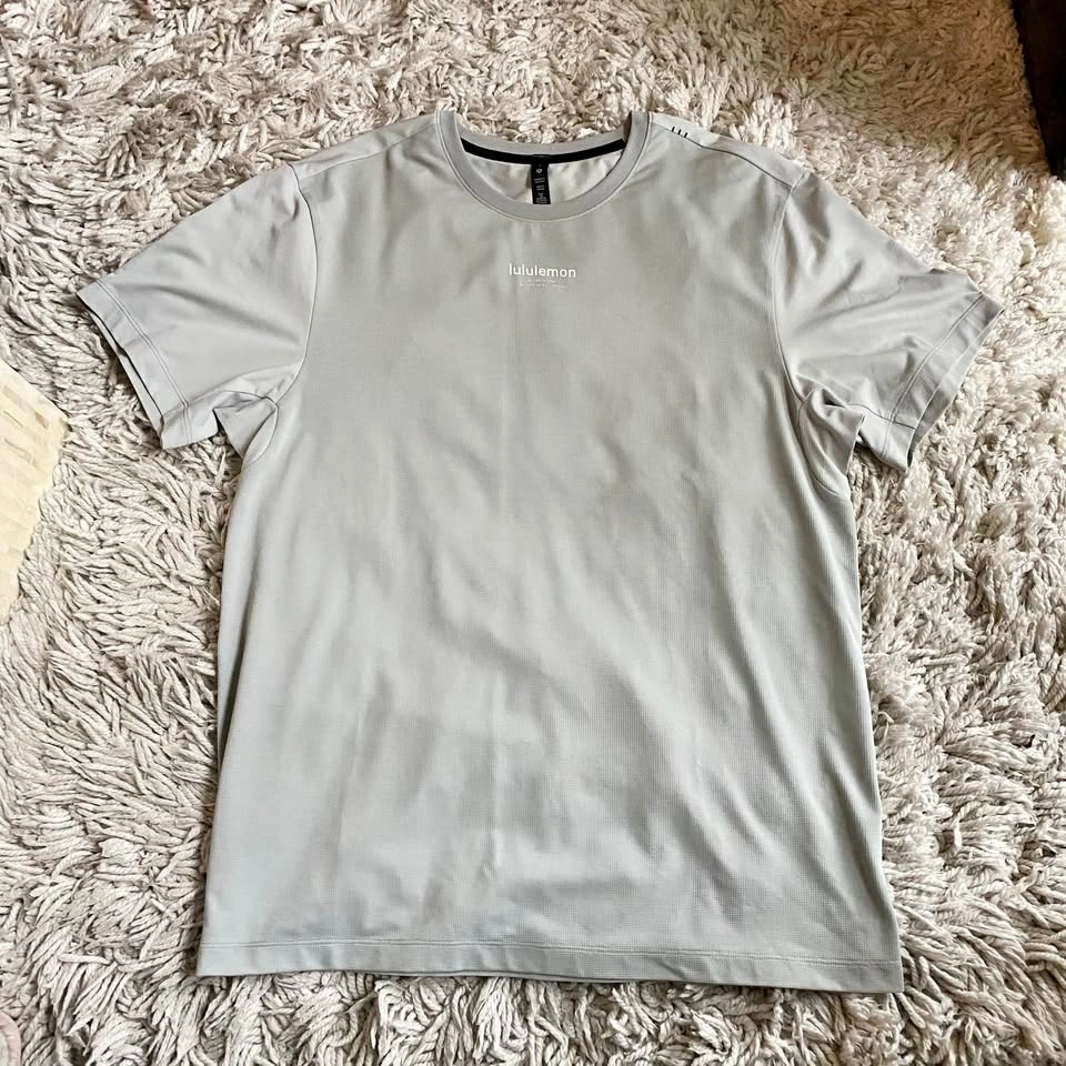Lululemon Men’s Lightweight Knit Workout Short-Sleeve Shirt - Si