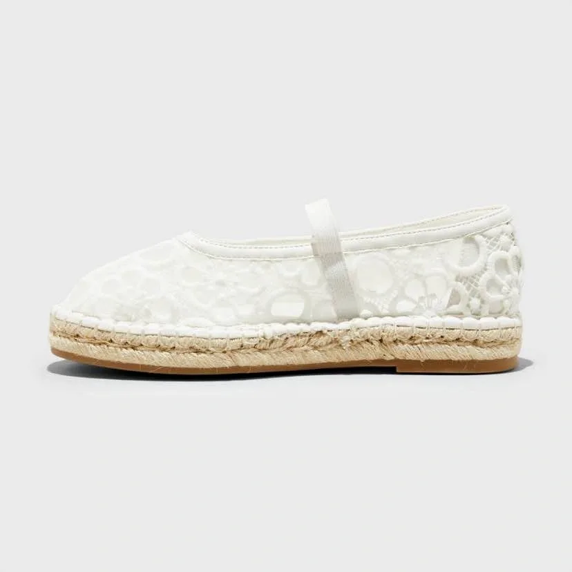 Universal Thread Celia floral lace Mary Jane flats