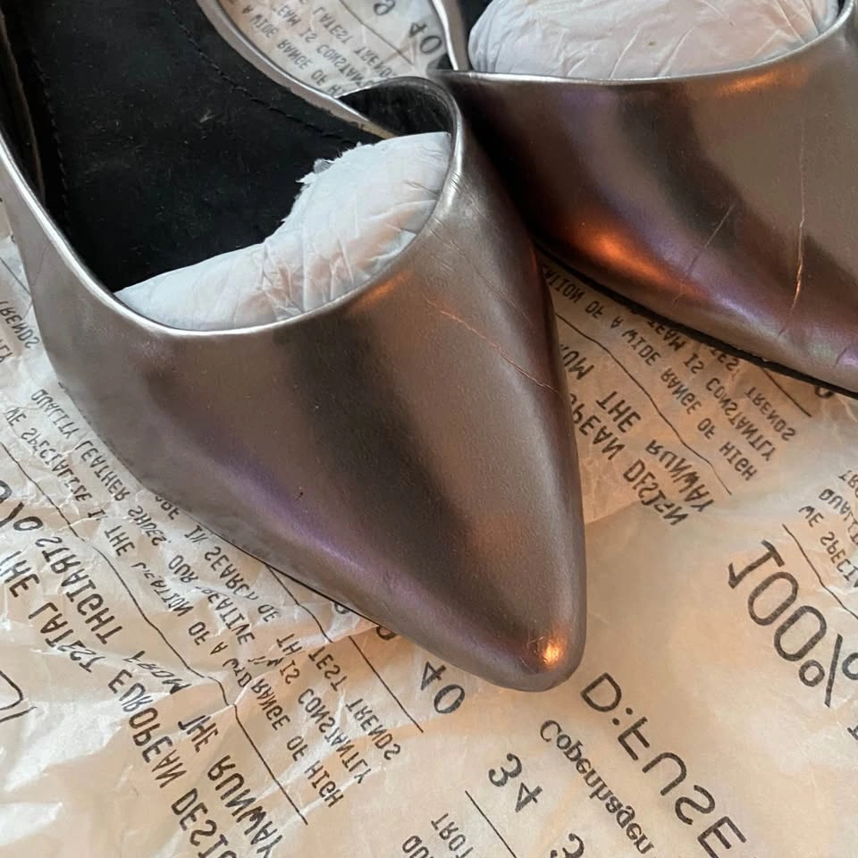 Steve Madden Metallic Pointed-toe Flats - Size 6.5 - photo 4