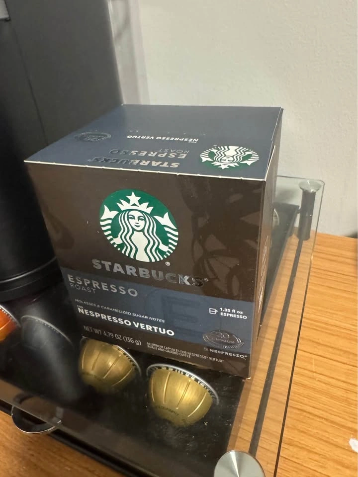 Nespresso coffee machine with glass pod holder and pods - photo 3
