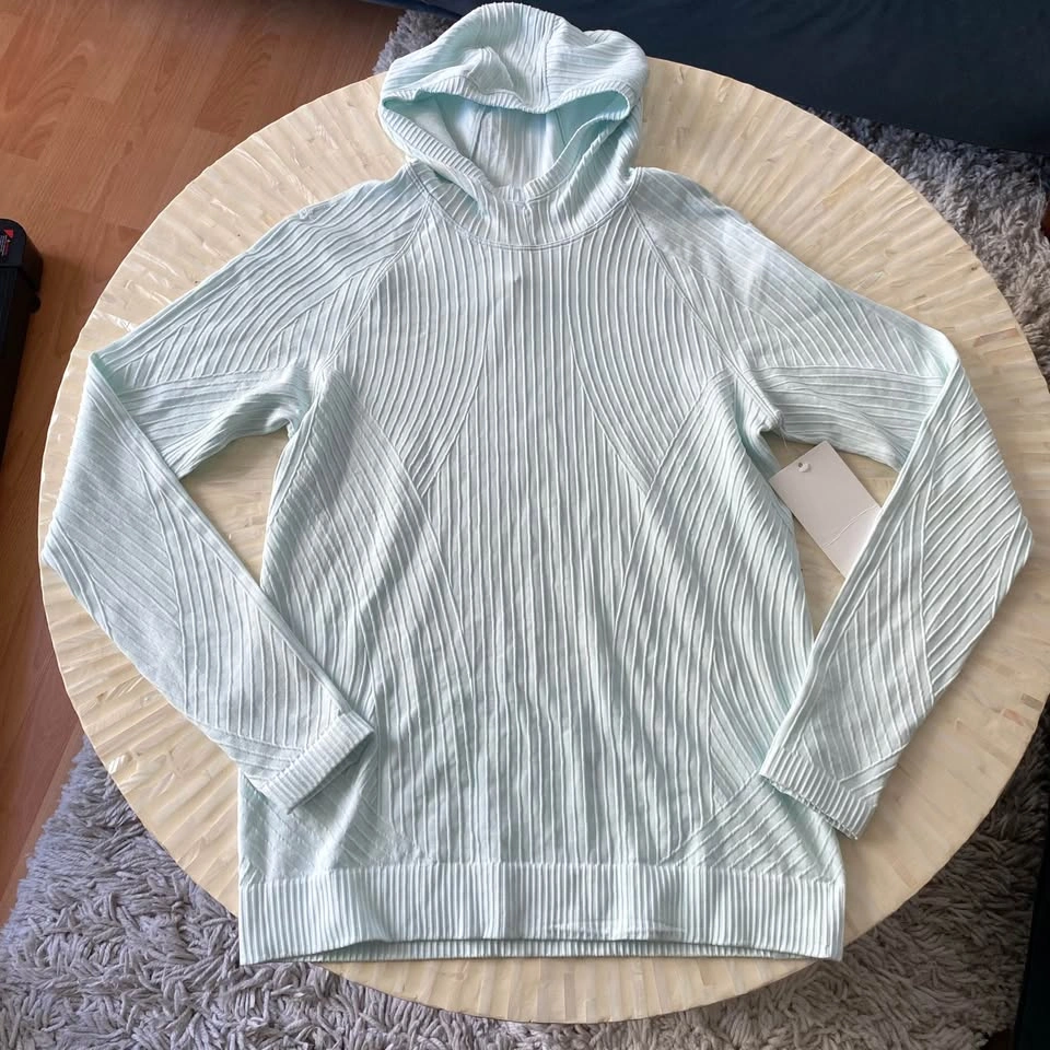 NWT Lululemon Rest Less Hoodie - Size 8 - photo 3