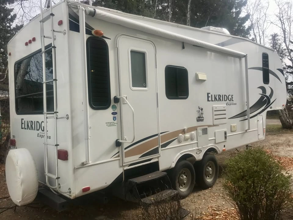 2011 Heartland Elkridge Express E24 - photo 2