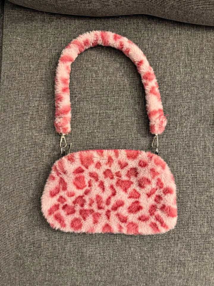 Pink Leopard Pattern Shoulder Bag