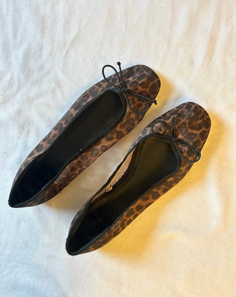 Women's Clothing & Shoes Bundle – Zara, Denim, Heels & Flats - photo 5