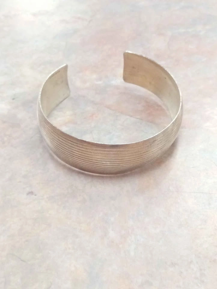Lot of 3 Vintage Bangle Bracelets Assorted Metals Price Firm - photo 4